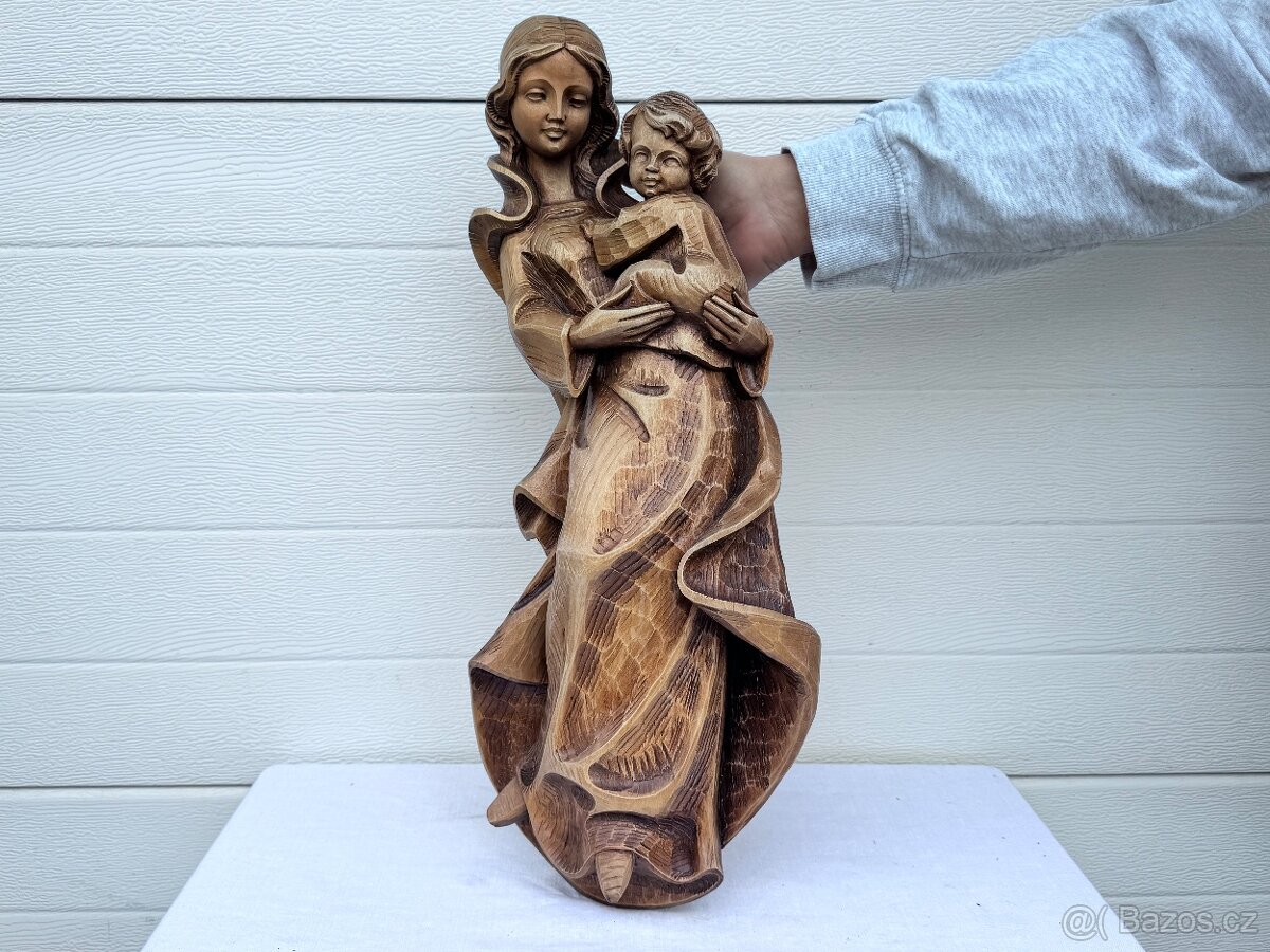 Velká dřevená socha Panna Marie značená řezbářem - 2