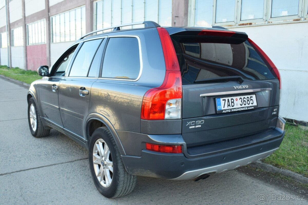 Volvo XC90 D5 2.4D 4X4/KŮŽE/MANUÁL/7MÍST/ - 2