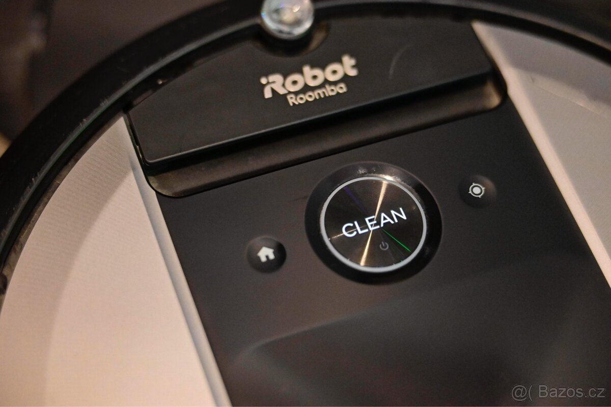 IRobot i7+ s dokovací stanicí - 2