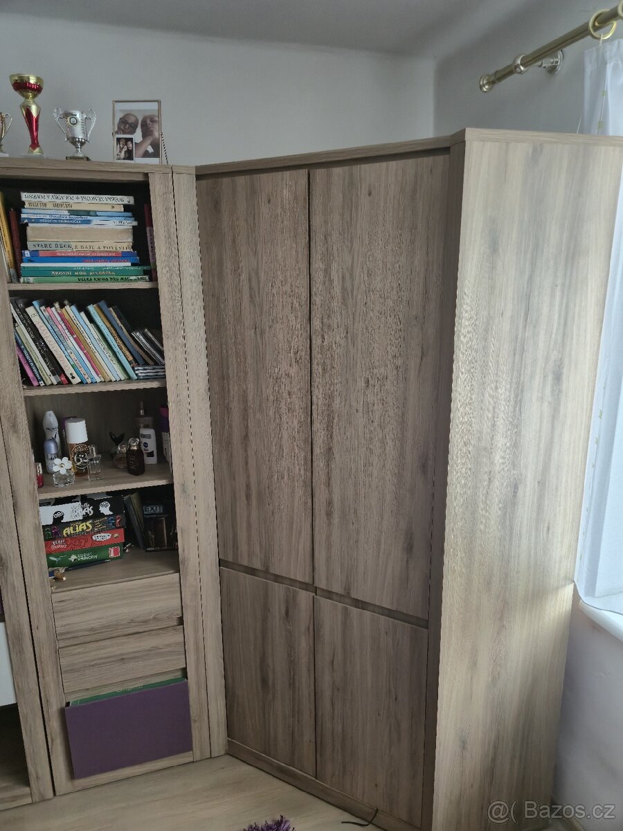 Prodám rohovou skříň - 2