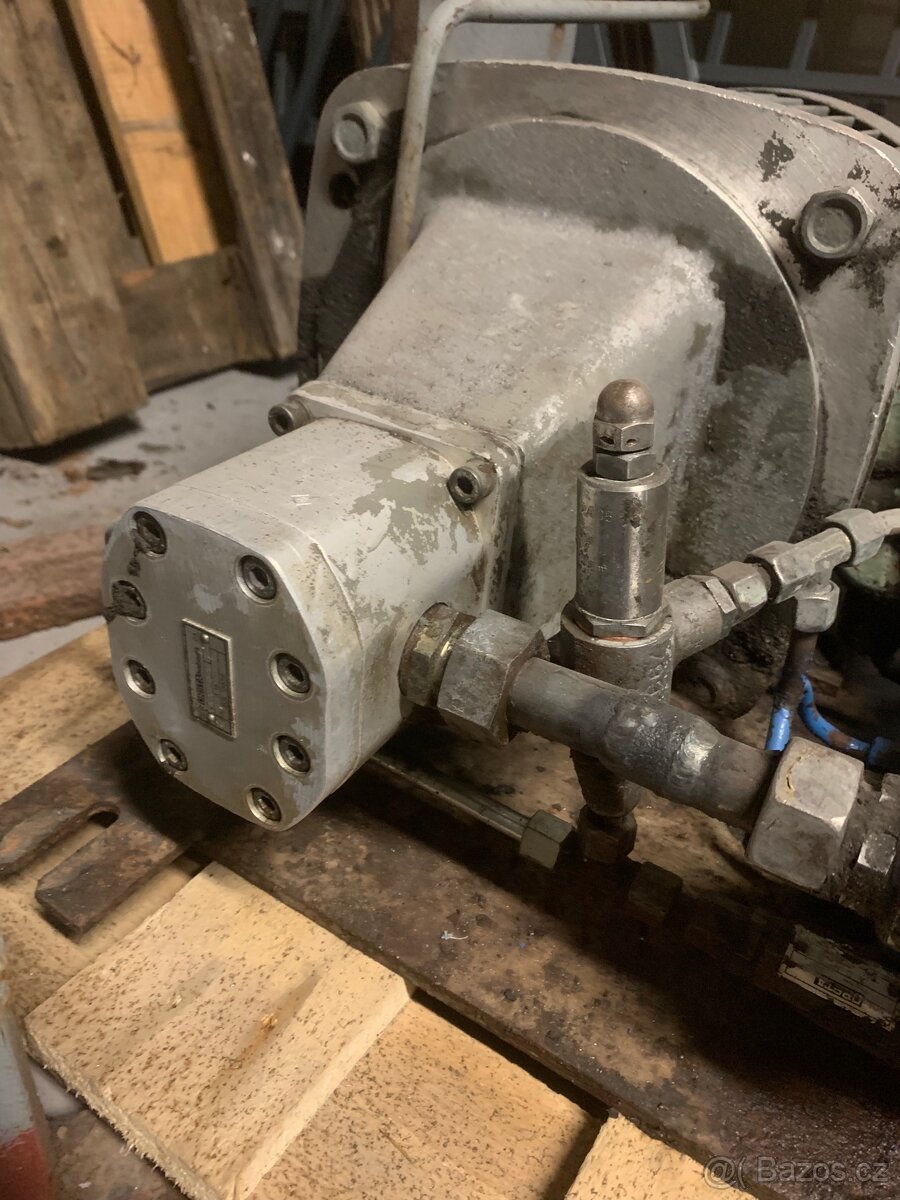 Hydraulická jednotka - 2