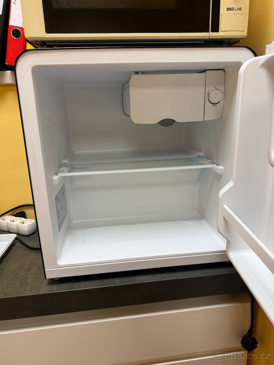 Prodám téměř novou Chladničku Concept - 2