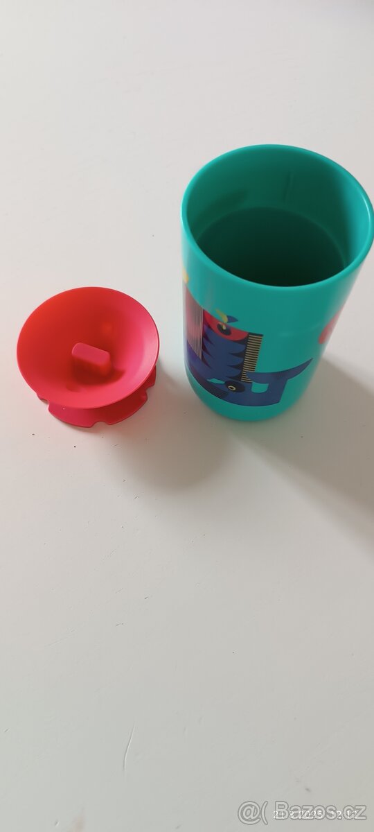 Netekoucí hrnek tommee tippee - 2