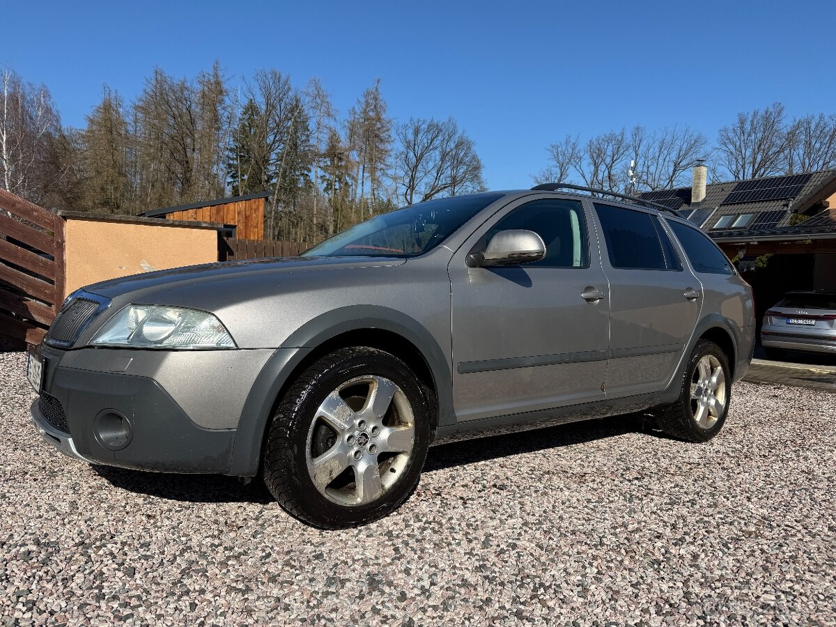 Škoda Octavia Scout - 2