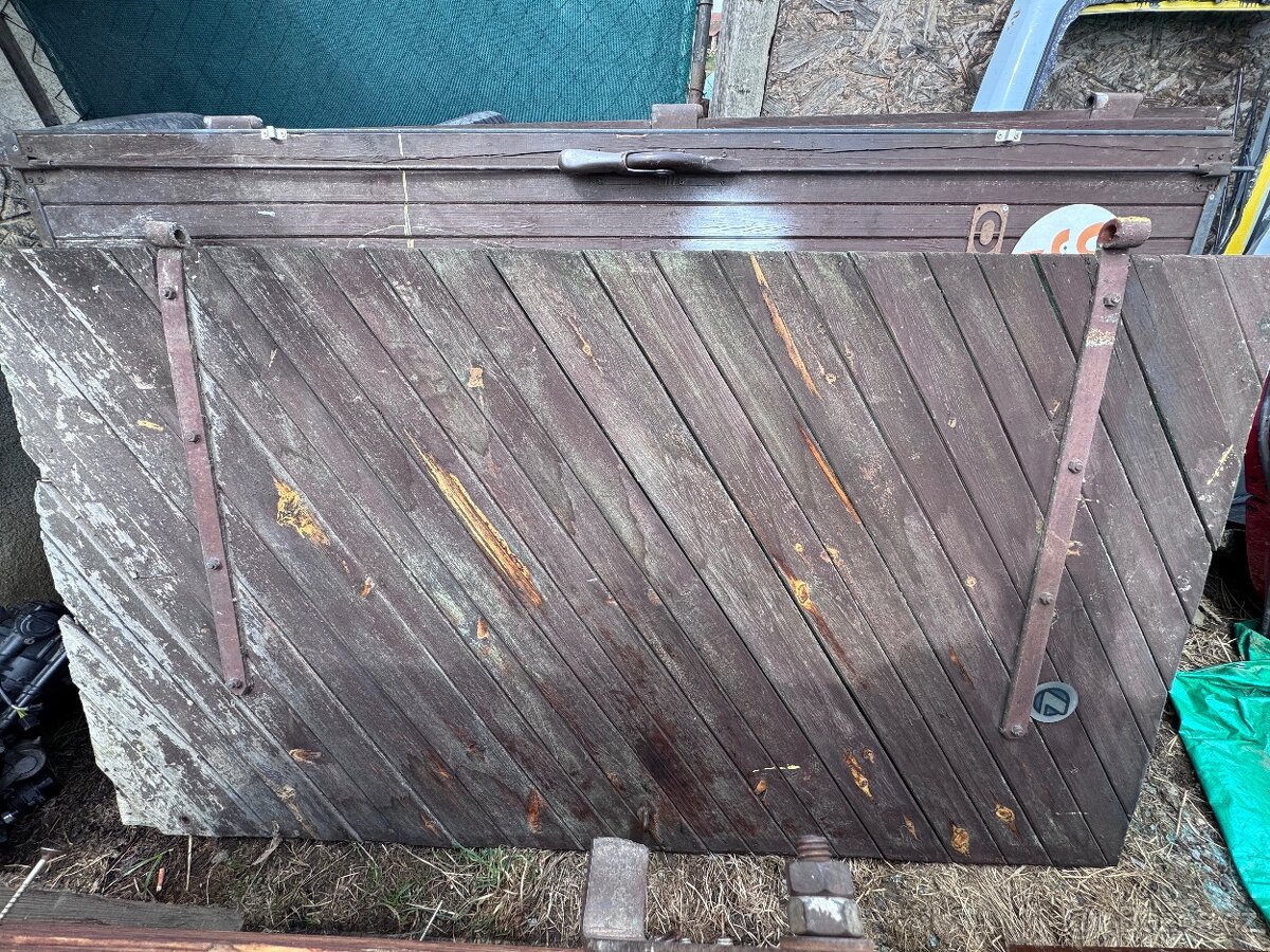 Dřevěná vrata - 2