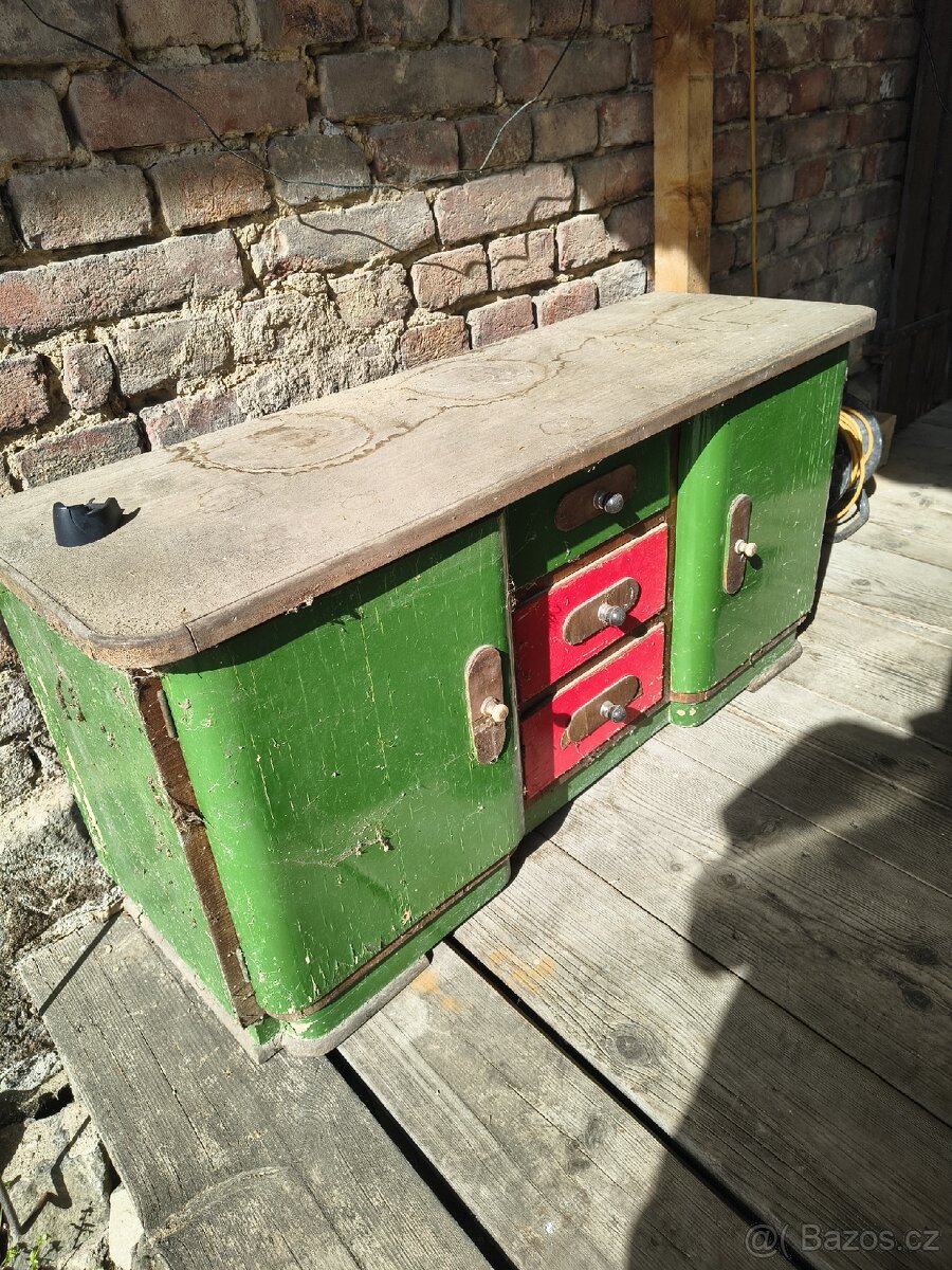Stará skříňka - 2