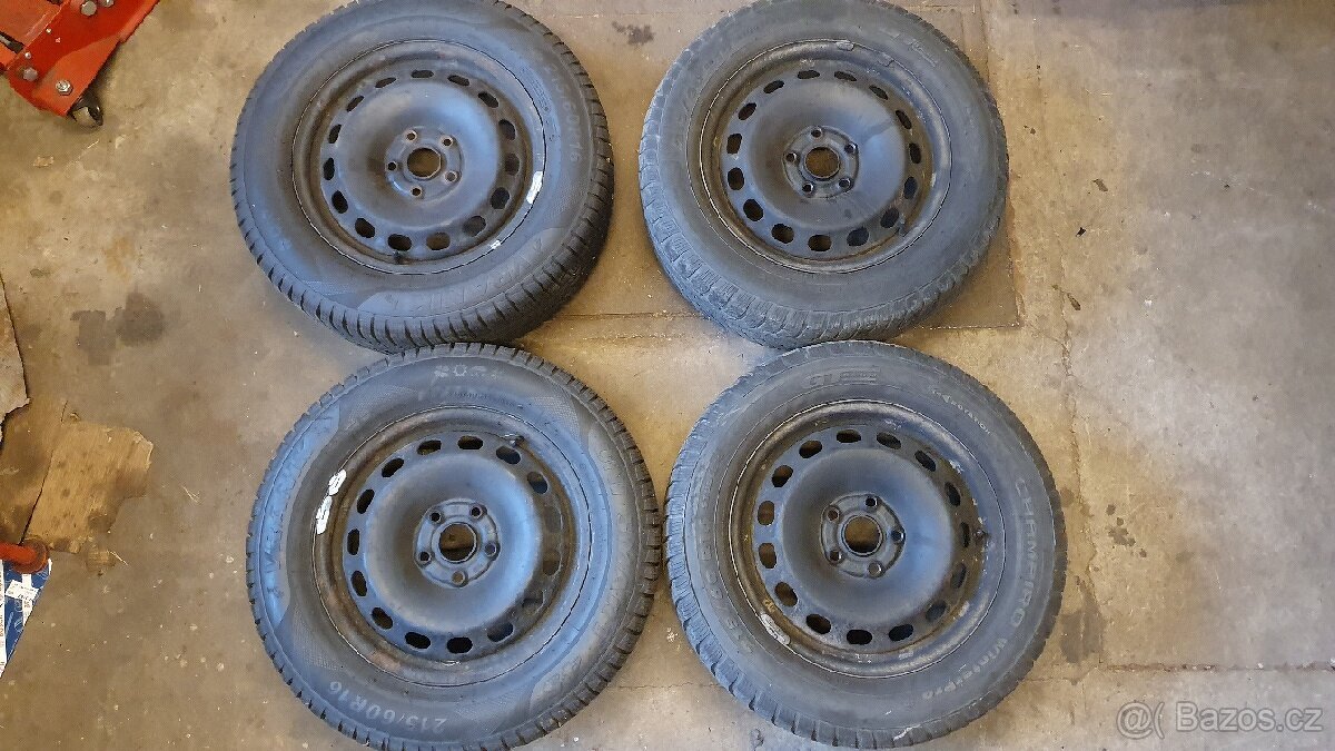 Pneu 215/60R16 na plech. diskách VW T4 Multivan - 2
