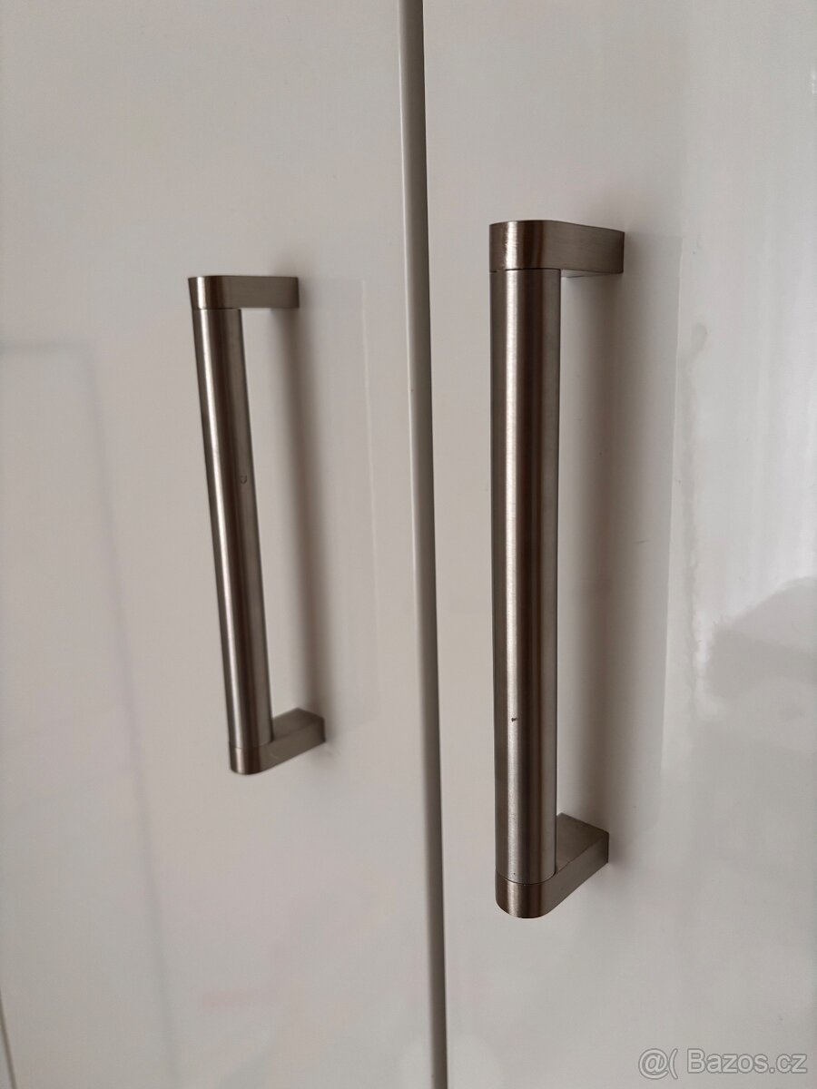 Ikea skrin bila vysoky lesk - 2