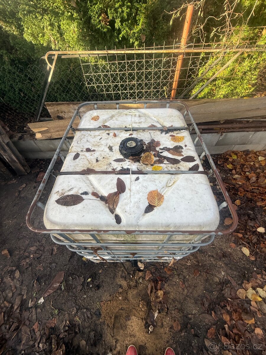 Nádrž na vodu 1000L - 2