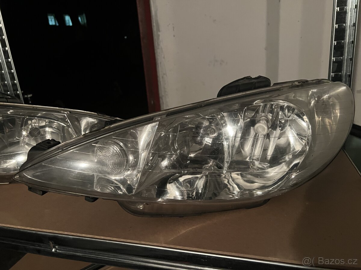 Predni svetla peugeot 206 - 2