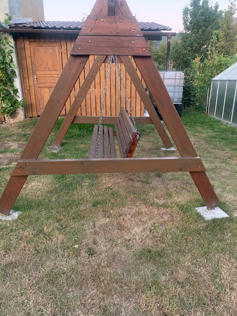 Masivní zahradní houpačka - 2