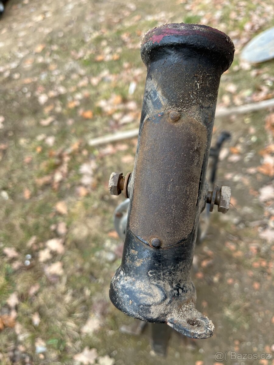 Rám Jawa perak komunista - 2