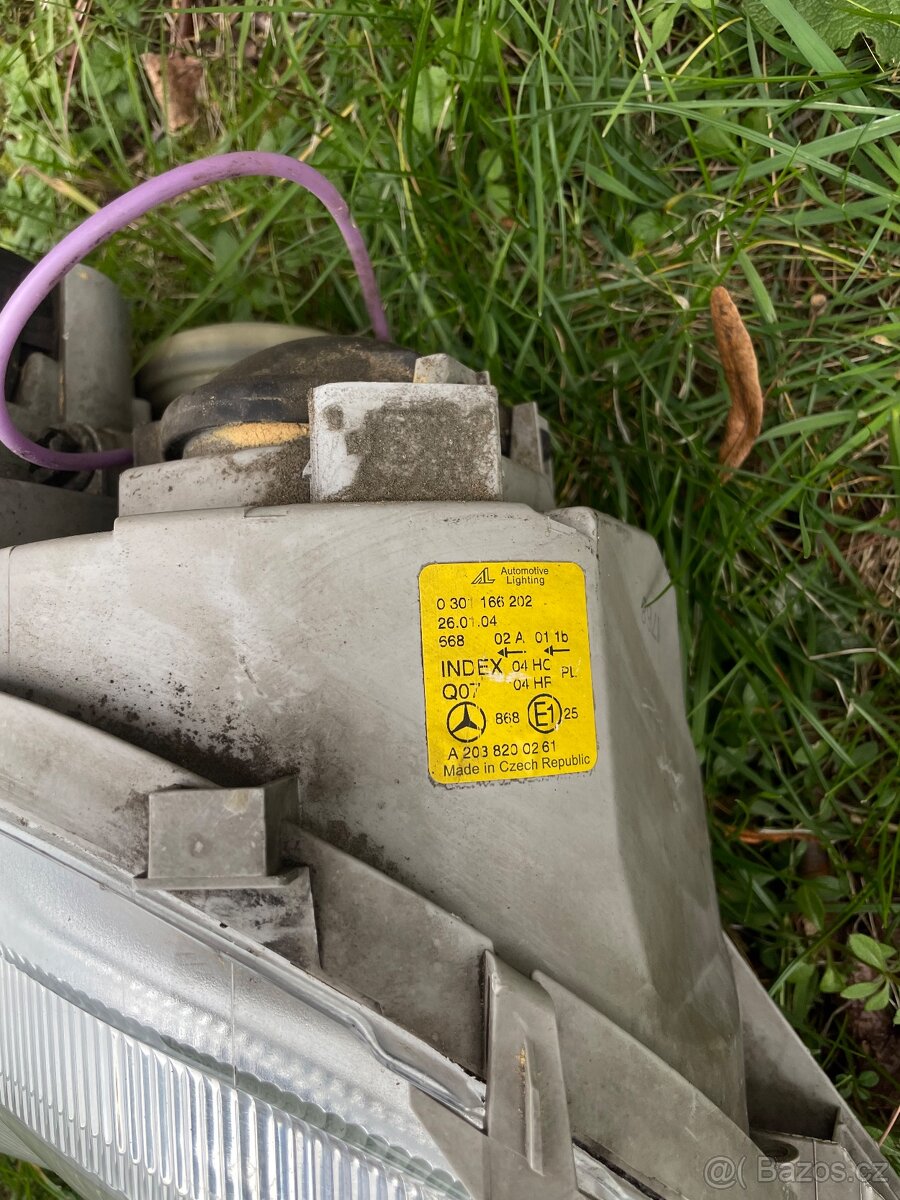 Mercedes-Benz W203 - přední pravé světlo - 2