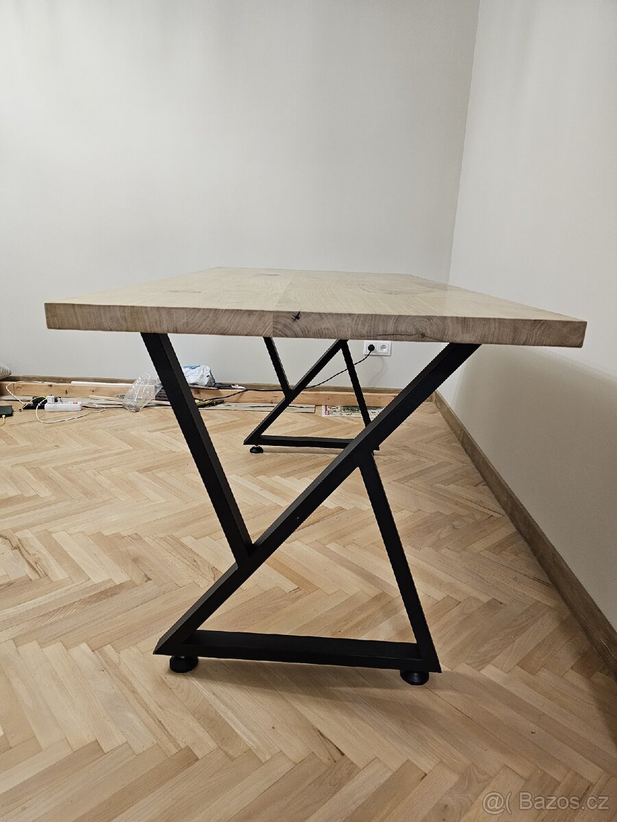 Stůl dubový - 2