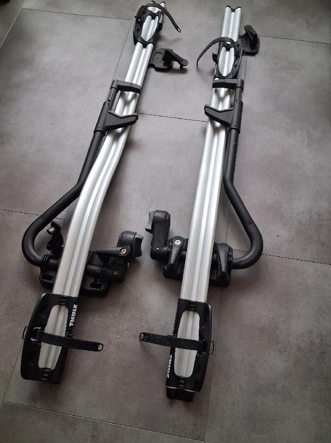 Nosiče kol THULE 2 kusy - 2