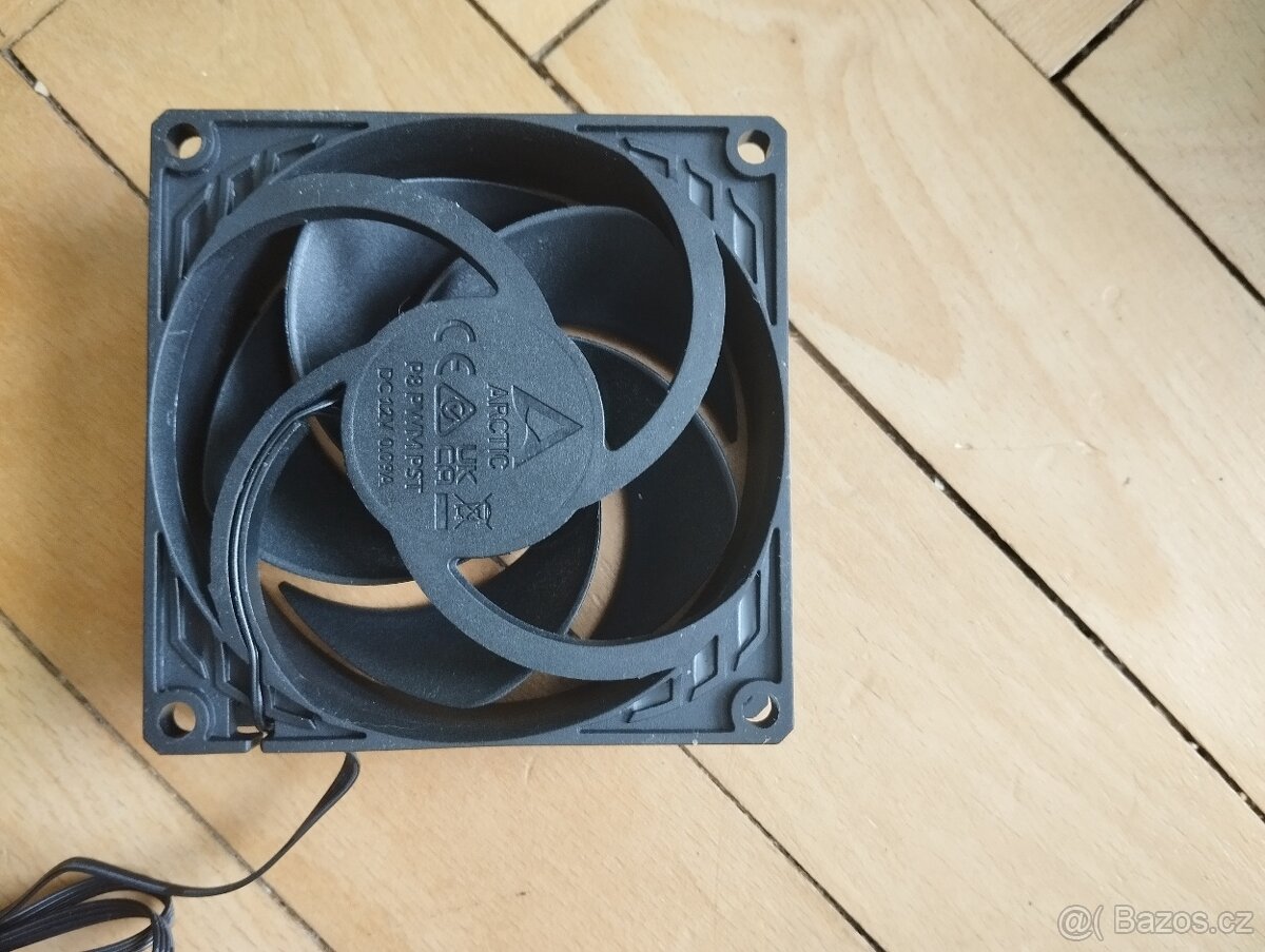 Ventilátor 80 mm ARCTIC P8 PWM PST - 2