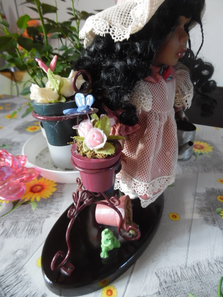 Stará panenka na podstavci/ I Vyměním za knížky - 2