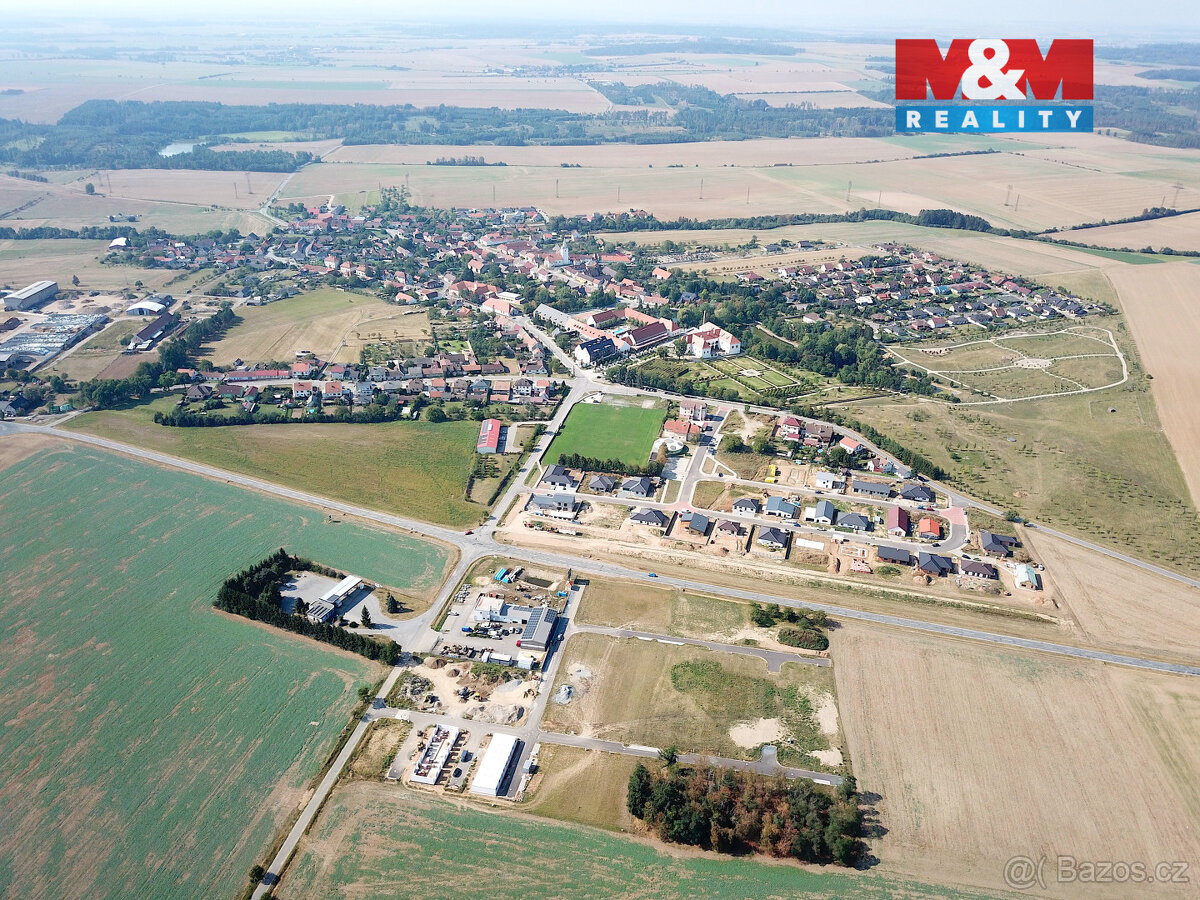 Prodej komerčního pozemku 875 m2, Valeč - 2