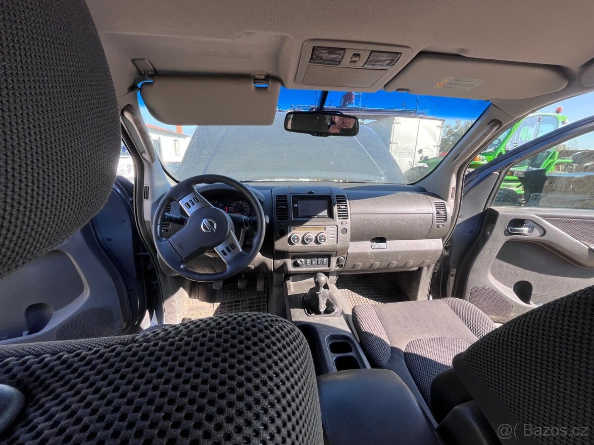 prodám Nissan Navara Double Cab 2,5 CVND 40 - 2