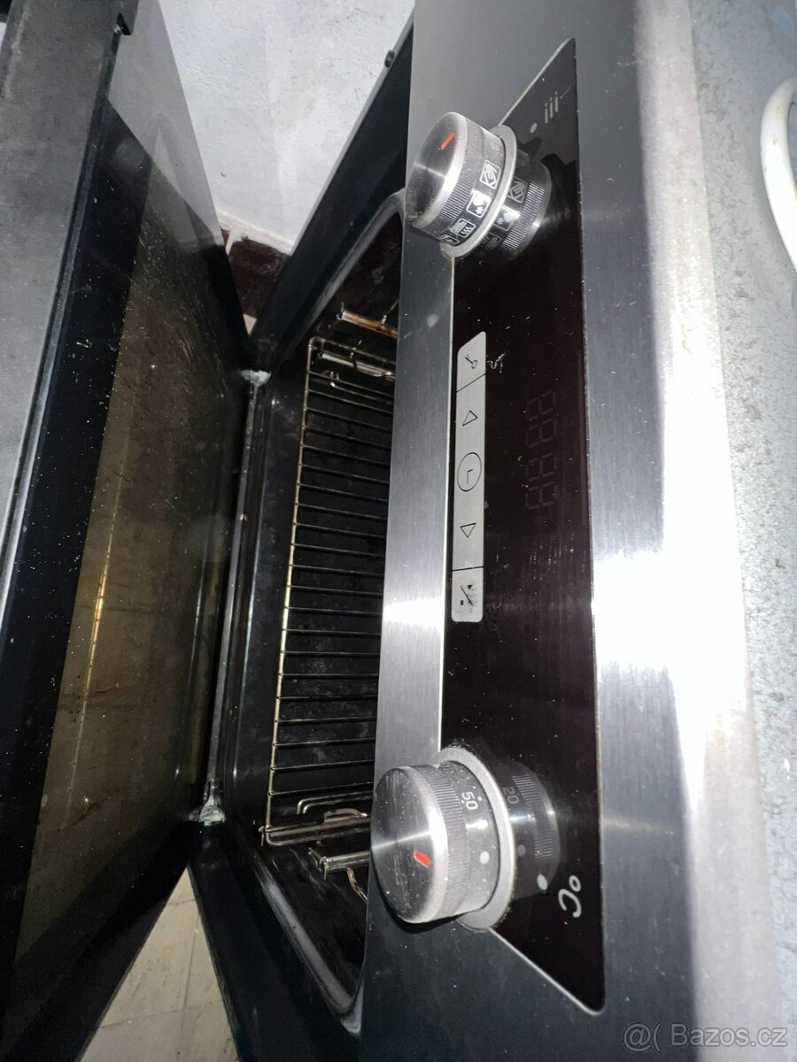 Vestavěna elektrická trouba - 2