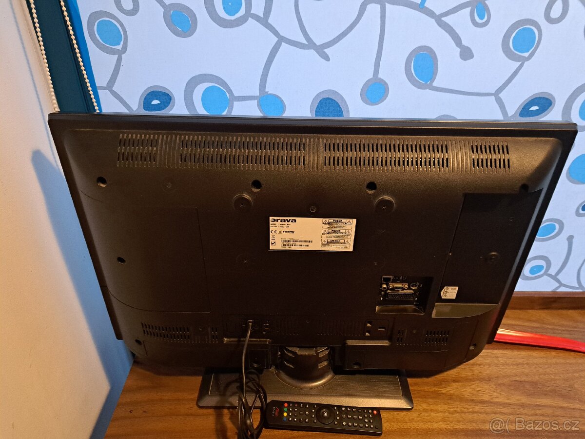 LED TV ORAVA UHL. 82CM - 2