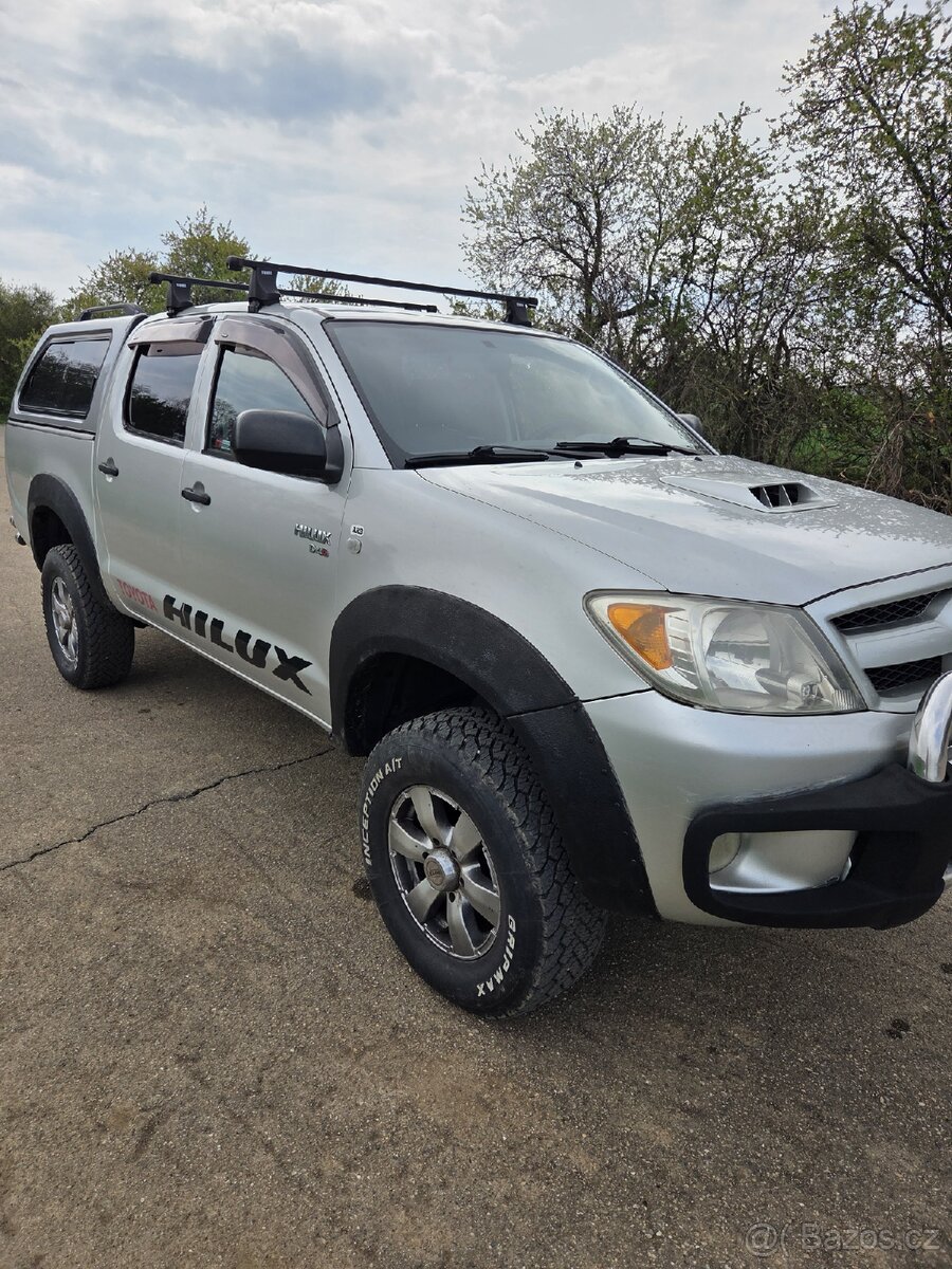 Toyota Hilux - 2