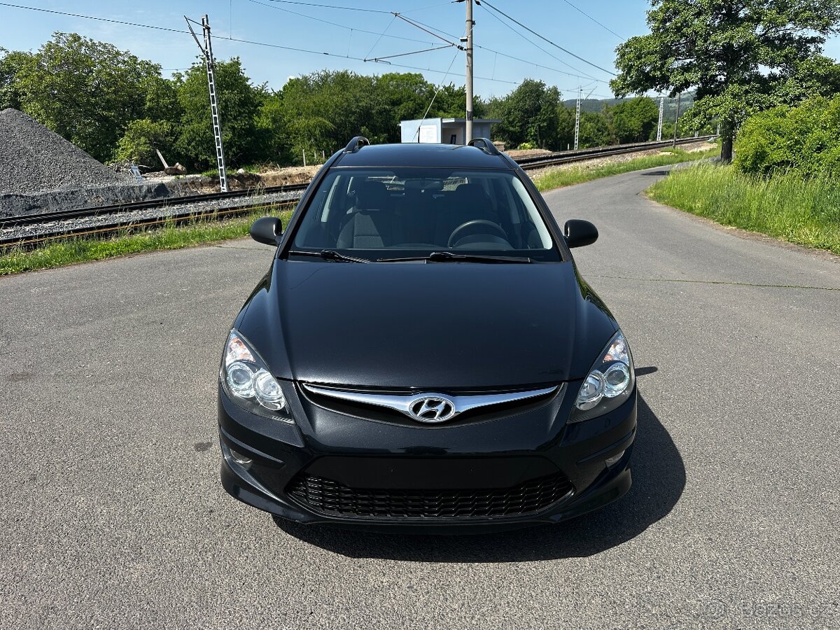 HYUNDAI i30 CW, 1.6D, r.v. 2010 - 2