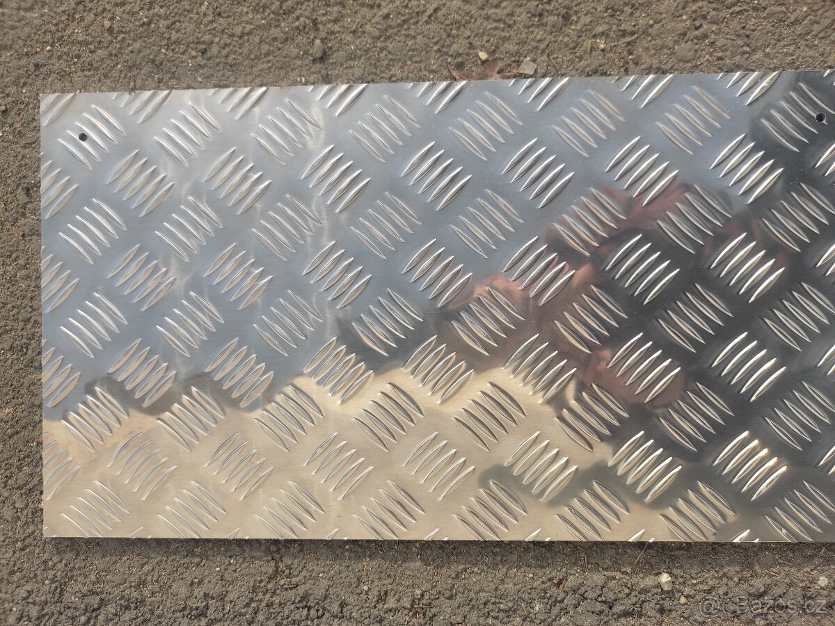 slzičkový strukturovaný protiskluzový hliníkový plech - 2