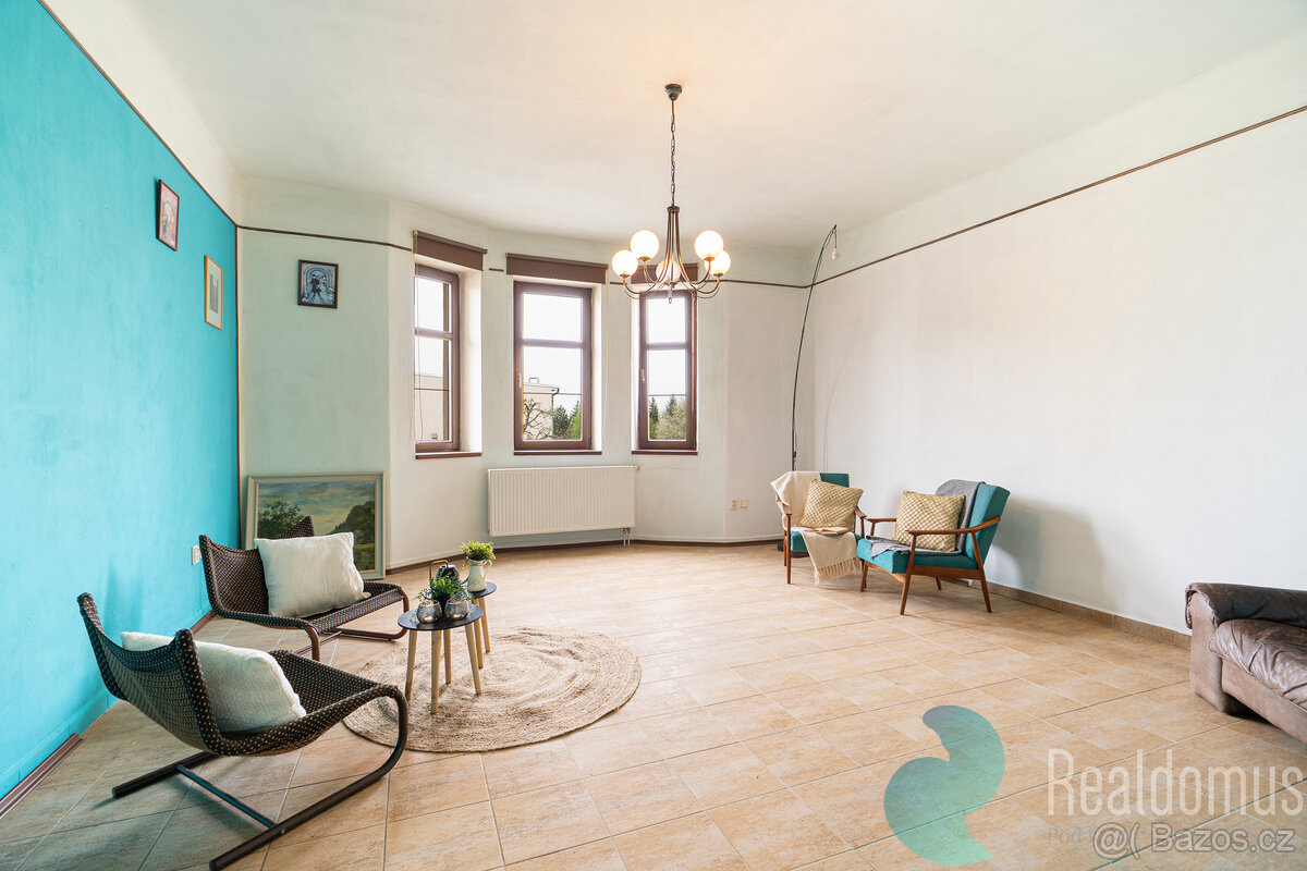 Prodej, dvougenerační rodinný dům,173m2, balkón, zahrada, Ve - 2