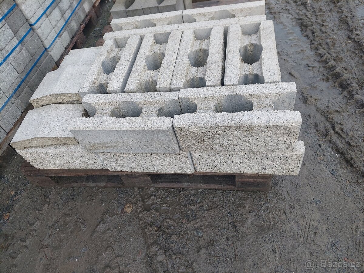 Plotové dílce + stříšky Granit - 2