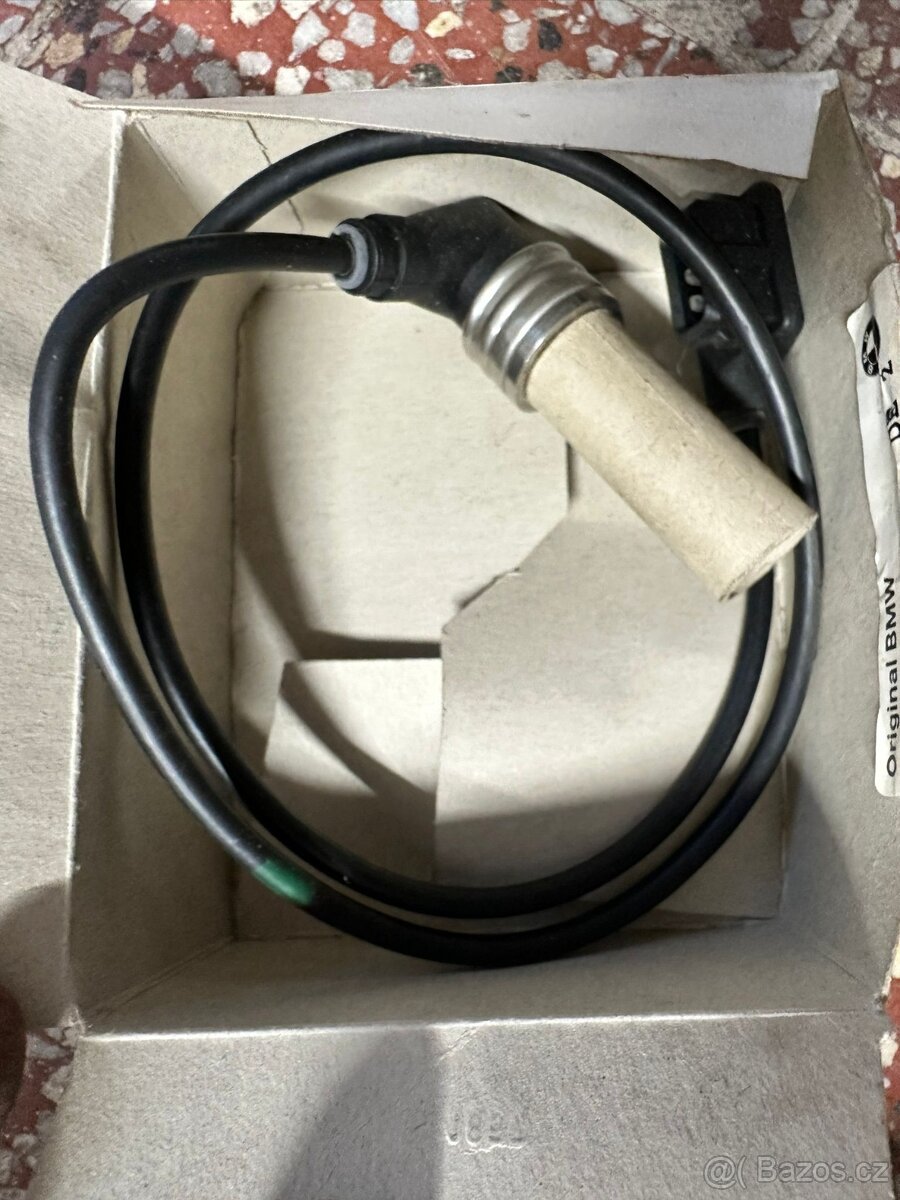 Snímač otáček klikové hřídele BMW E34 E36 - 2