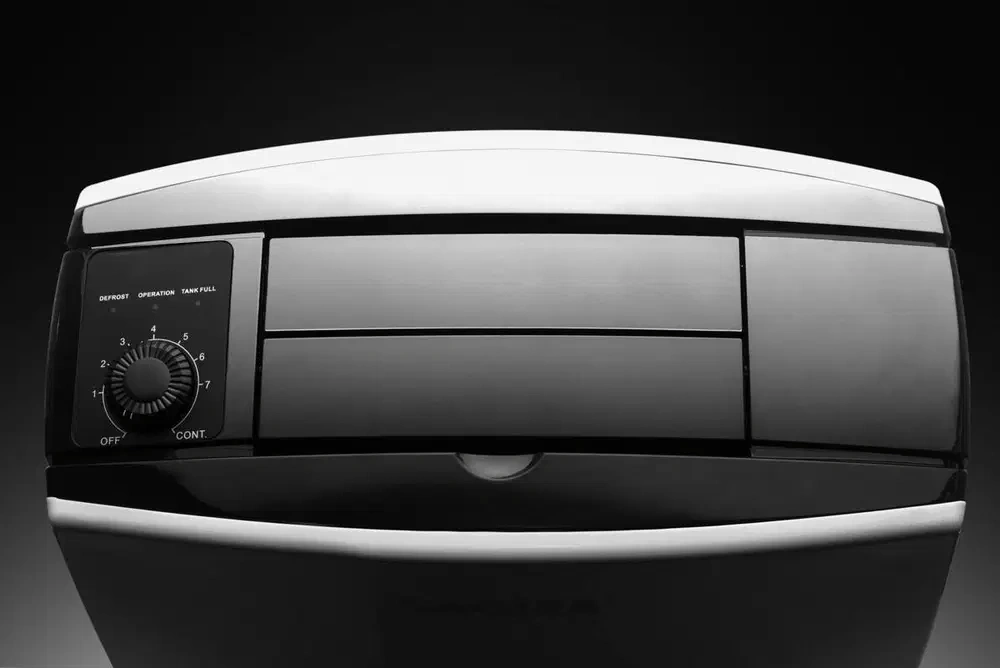 Prodám odvlhčovač vzduchu SAKURA SPD 10 SDR - 2