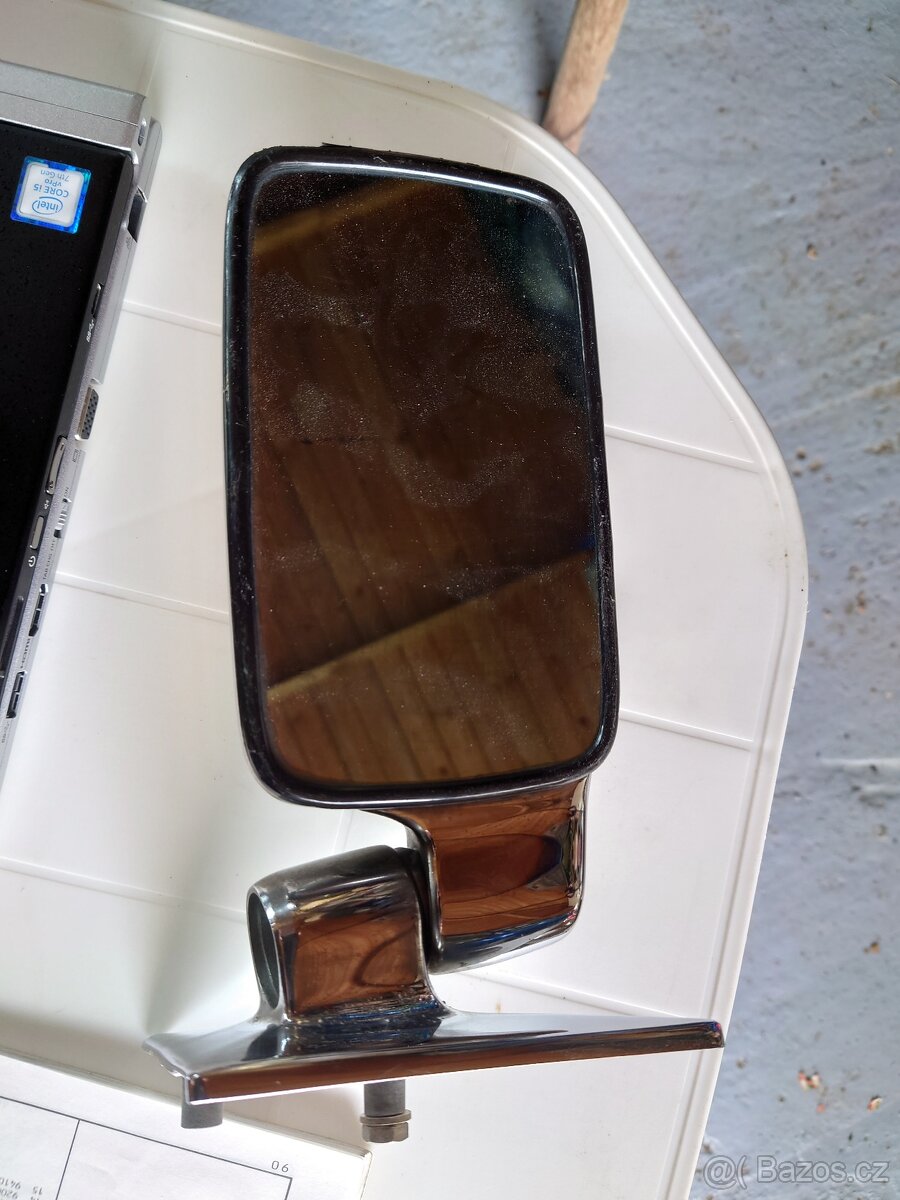 Zpětné zrcátko BMW z roku 1979 - 2
