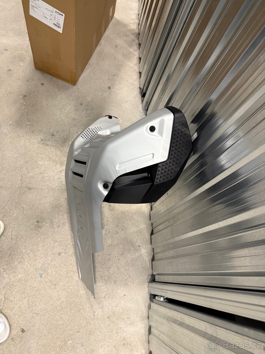 KTM 890 Adventure R - kryt motoru - 2