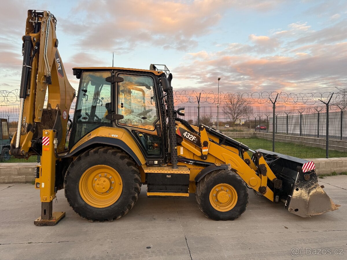 Caterpillar 432 / 2020 , 680 hrs traktorbagr - 2