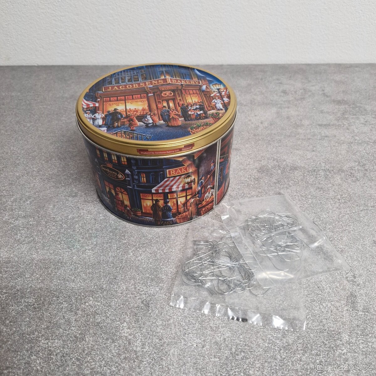 Plechová dóza + háčky na stromeček - 2