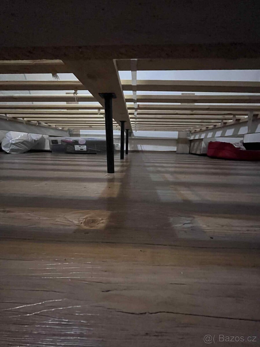 Prodám manželskou postel + Dva noční stolky - 2