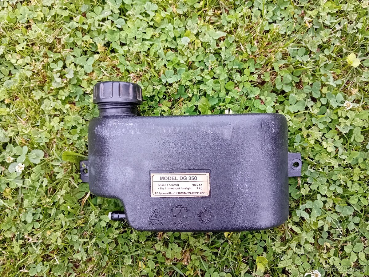 Palivová nádrž - 2