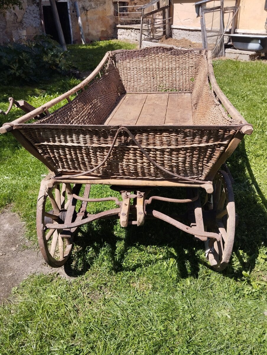 Stará bryčka za koně - 2
