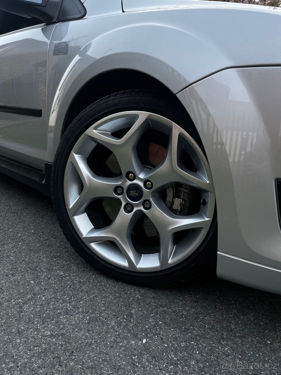 Ford Focus ST - 2
