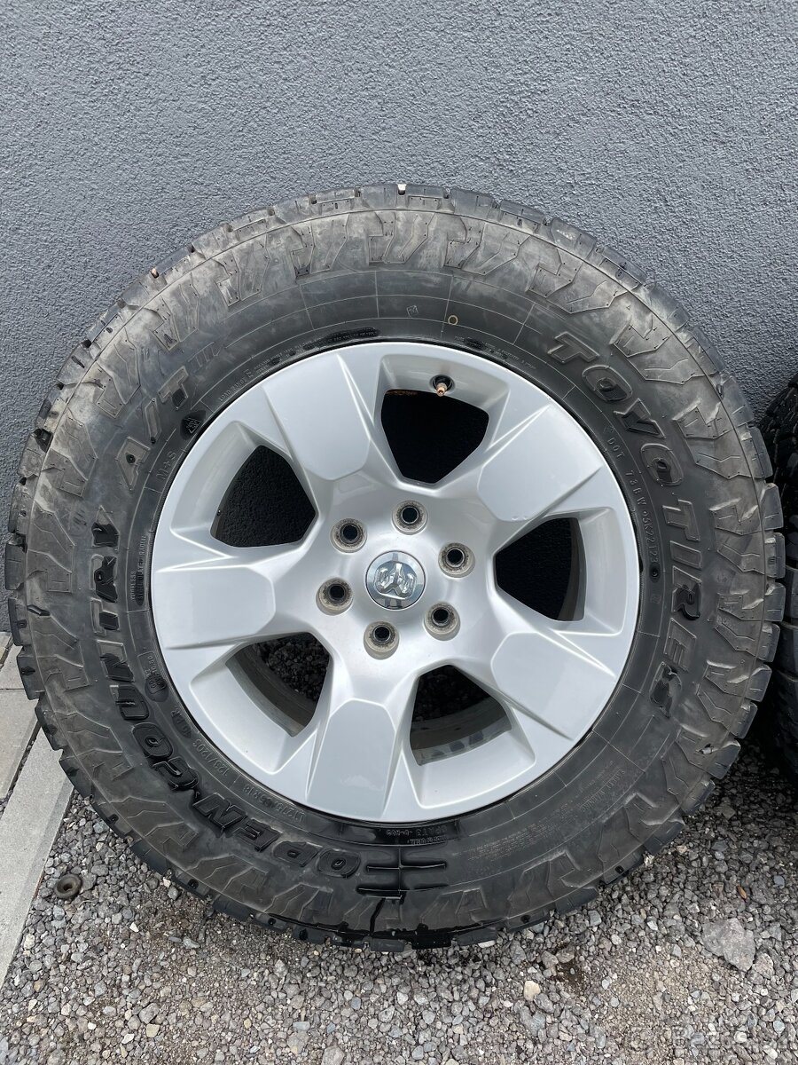 ALU kola Dodge RAM R18