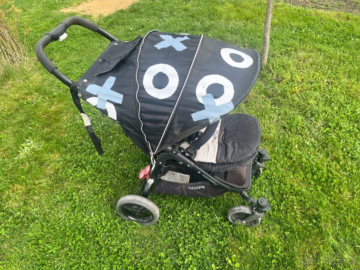 Sportovní kočárek VALCO Snap 4 – lehký, skladný, pohodlný - 2