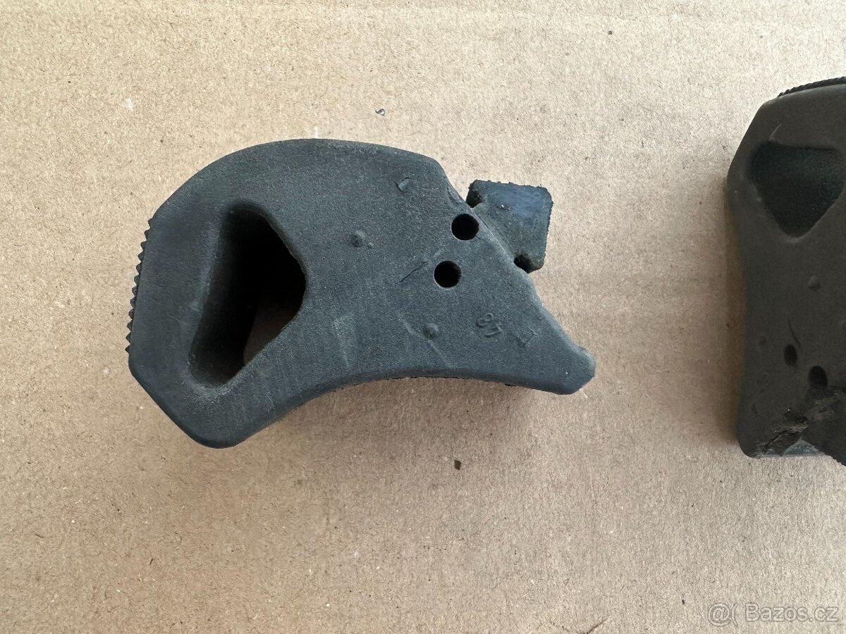 Díl vodící Škoda Superb 2 II VAG 3T0823493 dva kusy - 2