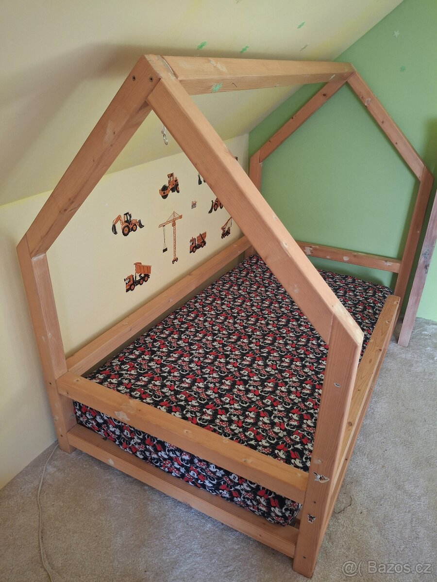 Kvalitní masivni domečková postel - 2
