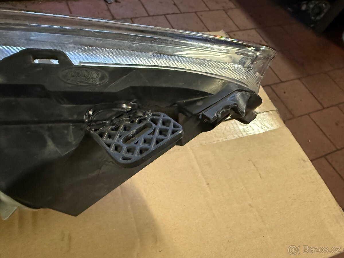 Přední světlo Ford Fiesta VI levé - 2