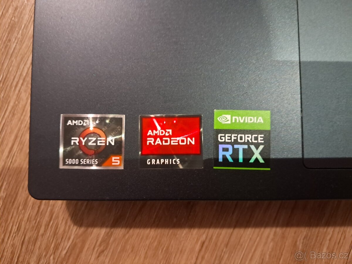 Nabízím herní notebook Legion s pouzdrem - 2