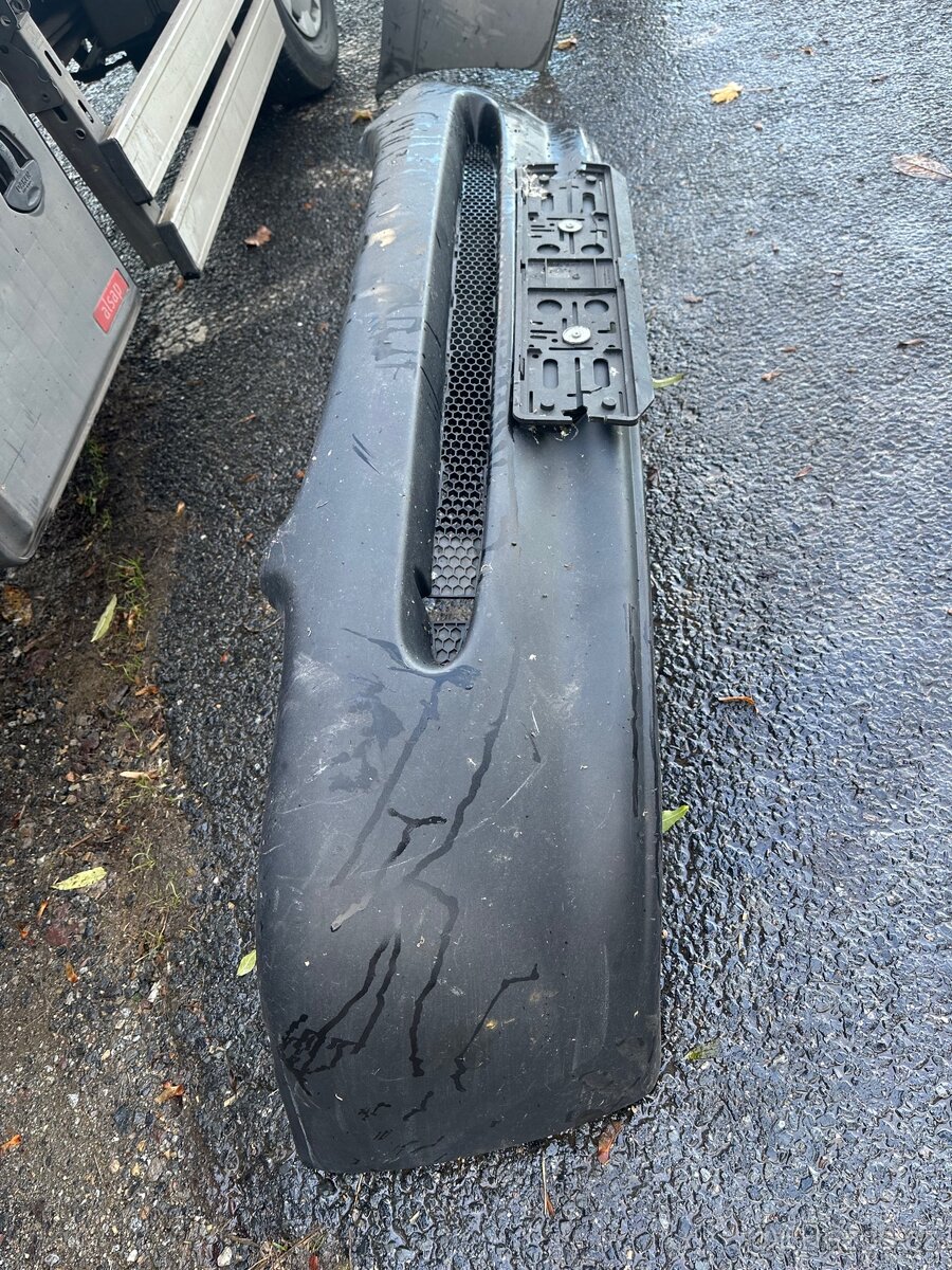 Přední nárazník Ford Escort - 2