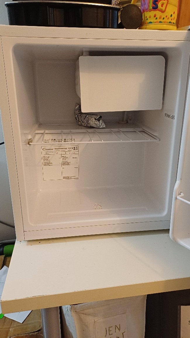 Malá lednička CANDY CFO50E - 2