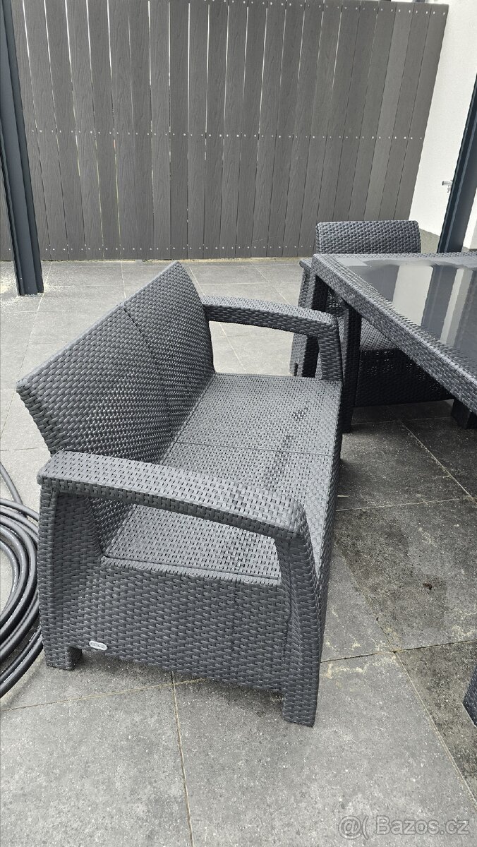 Sestava zahradního nábytku - 2