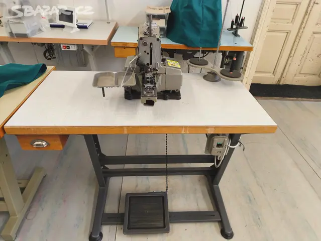Šicí stroj - krčkovačka - 2